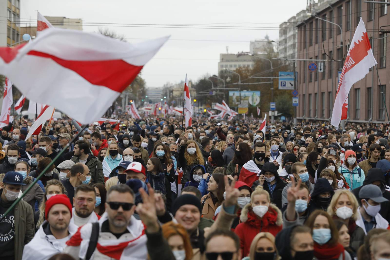 Thousands protest as Belarus leader faces demands deadline