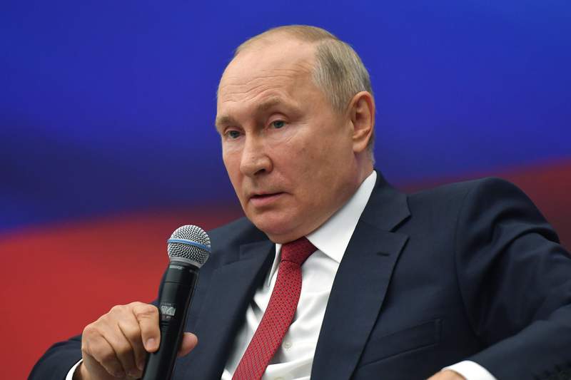 Putin hopes ruling party will dominate parliament after vote