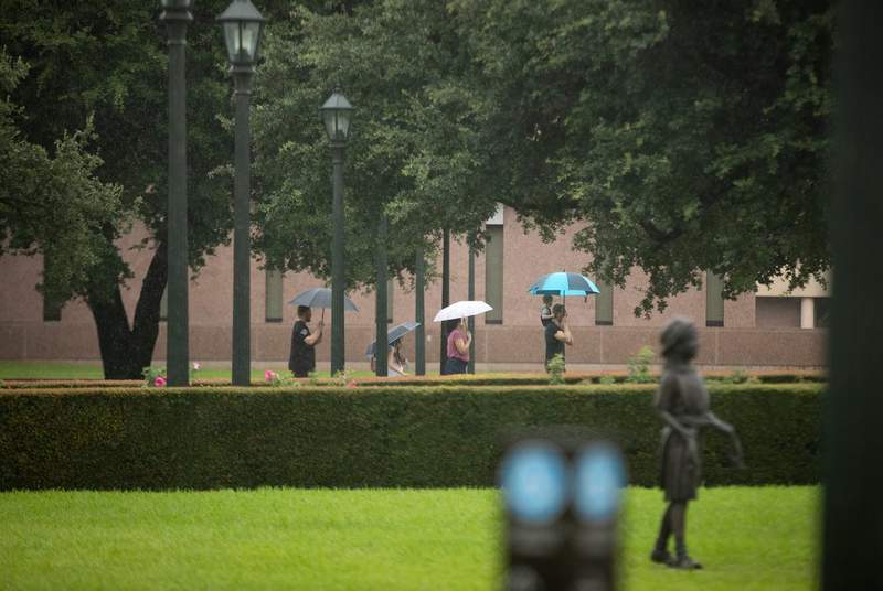 Flooding from summer thunderstorm closes Texas Capitol