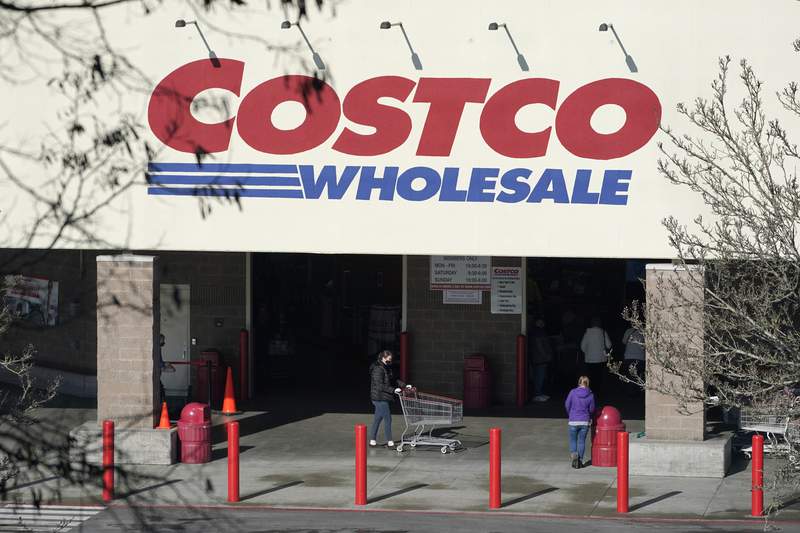 Costco raises minimum starting wage to $17 an hour