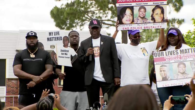 Families of Pamela Turner, George Floyd and Breonna Taylor hold rally on 2nd anniversary of Turner’s death