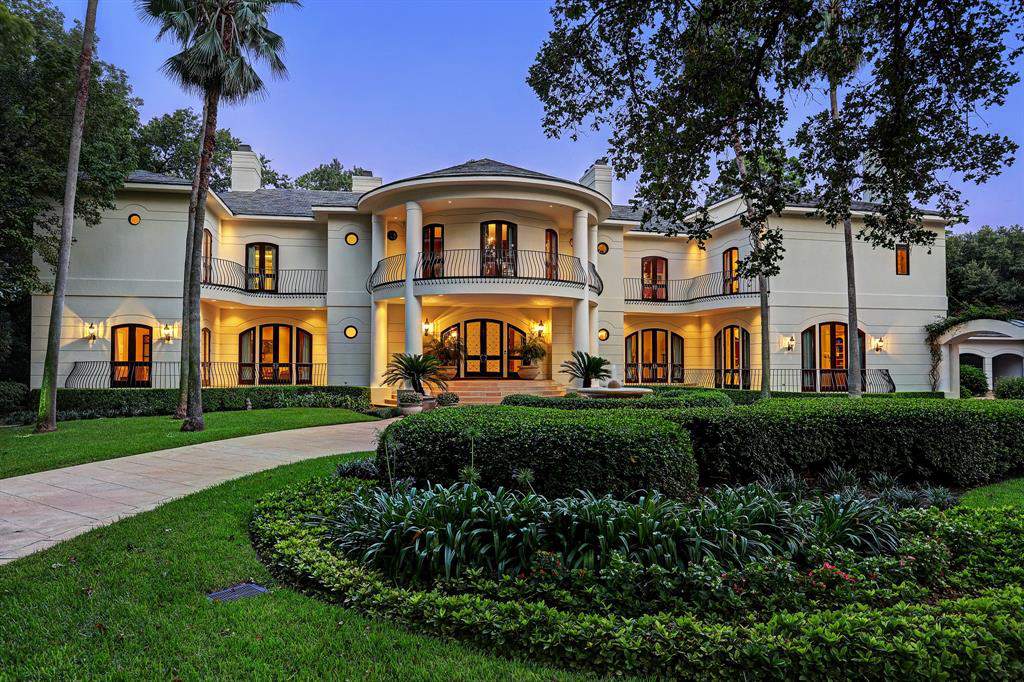 Take A Look Inside This Elegant Houston Home That Just Hit The