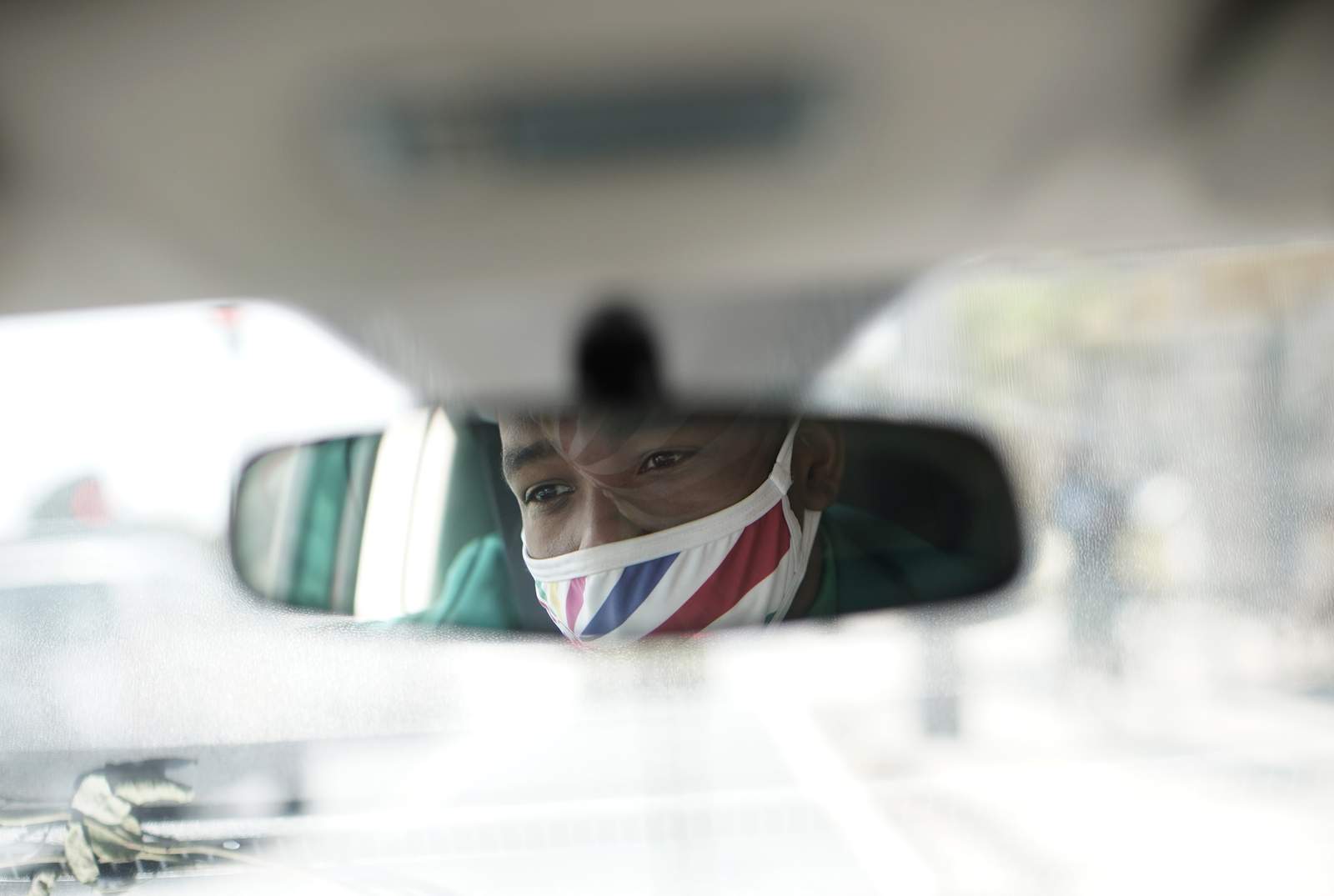 Ask 2: Is it okay to hang my face mask in my rear-view mirror?