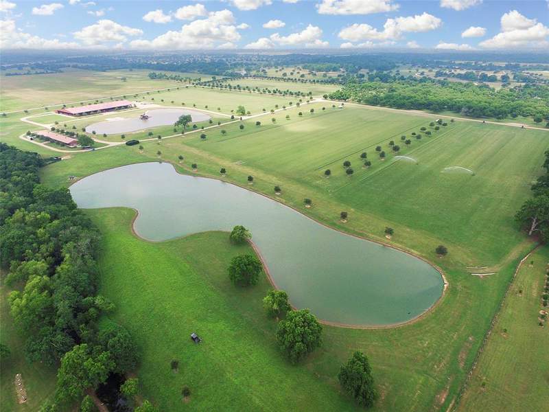 This sprawling Texas equestrian estate comes with 4 polo fields, 3