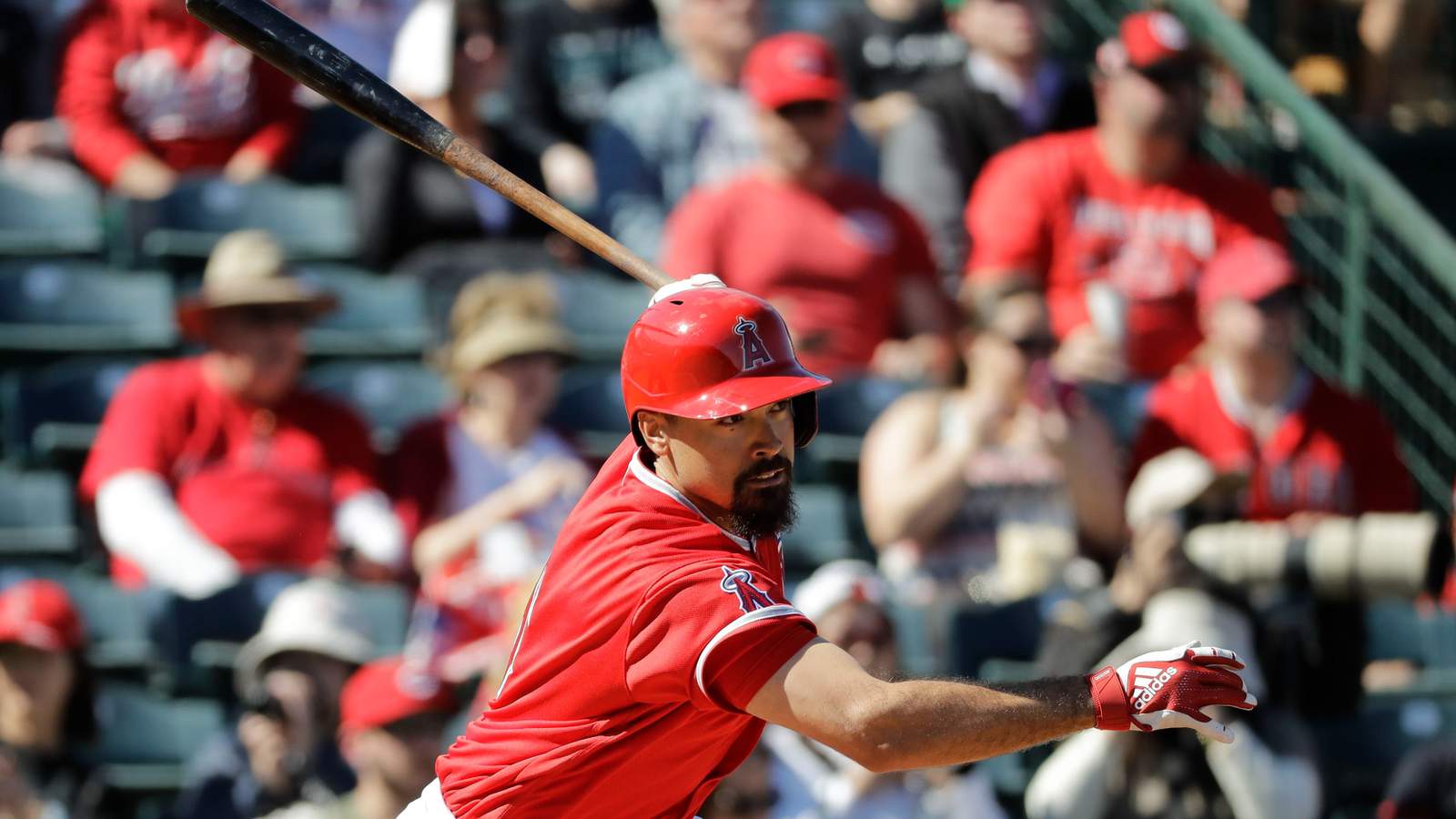 Anthony Rendon gives back, cracks jokes for a good cause