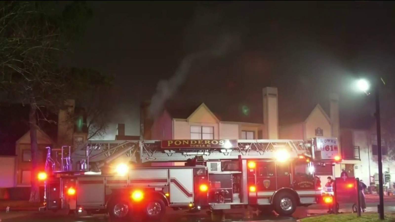 2 deputies, 1 firefighter injured in North Harris County apartment fire, officials say