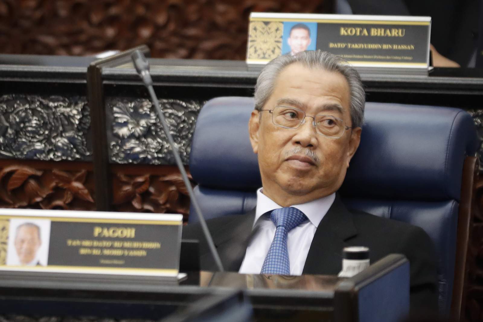 Malaysian PM faces calls to resign after emergency rebuffed