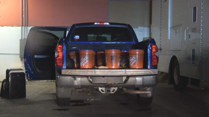 Texas City Police find 230 kilos of liquid meth stored in 13 Home Depot buckets during traffic stop