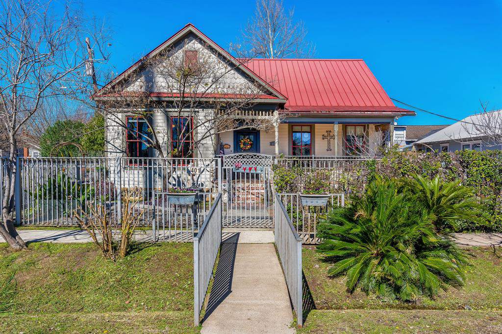 Historic Houston cottage from the early 1900s could be yours for $425K