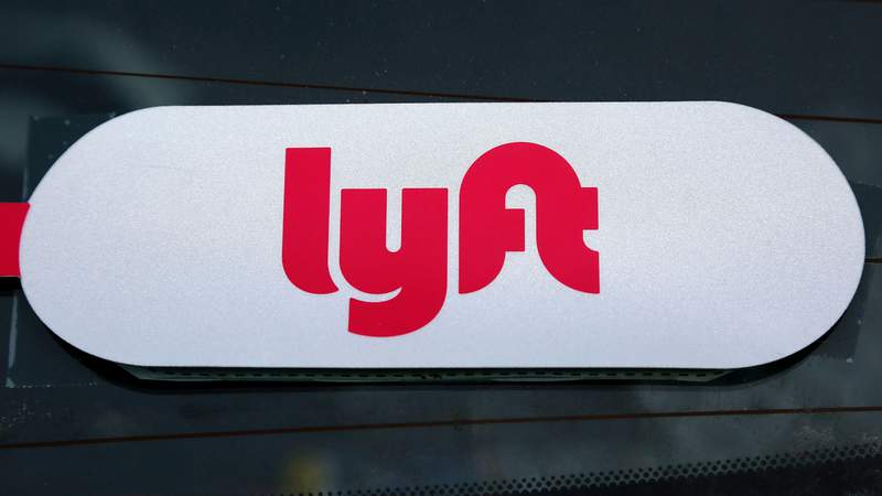 19-year-old woman files lawsuit against Lyft after claiming driver sexually assaulted her