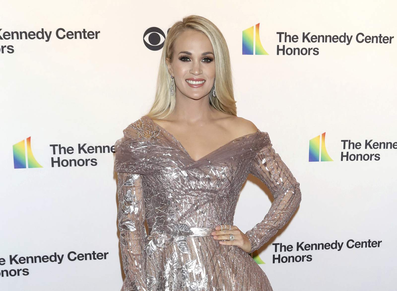 Carrie Underwood’s faith shines through on church hymns
