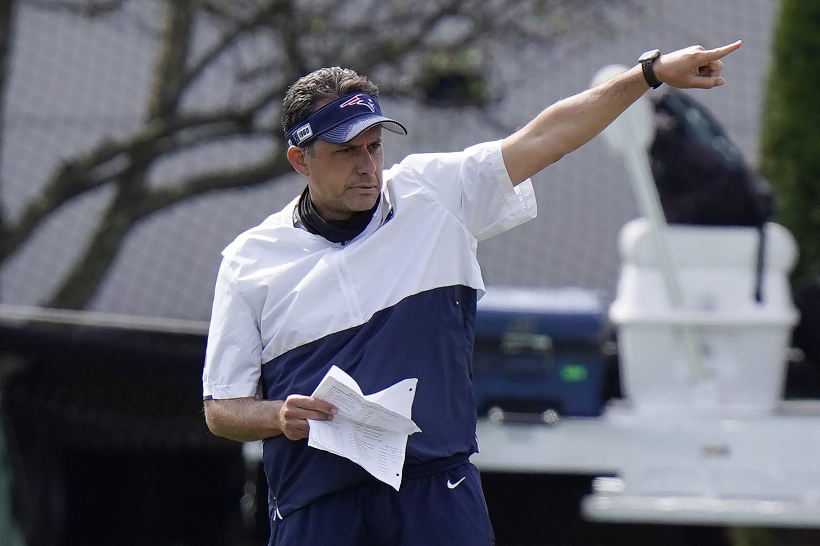 Arizona hires Patriots assistant Fisch as head coach