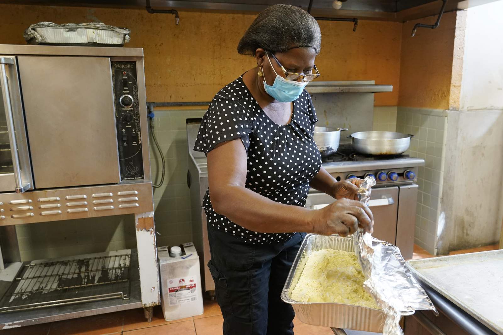 Miami janitor quietly feeds thousands, and love's the reason