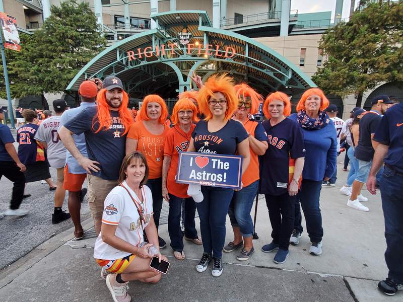 🔒 Looking sharp! Here are some of the best dressed Astros fans at Minute Maid Park
