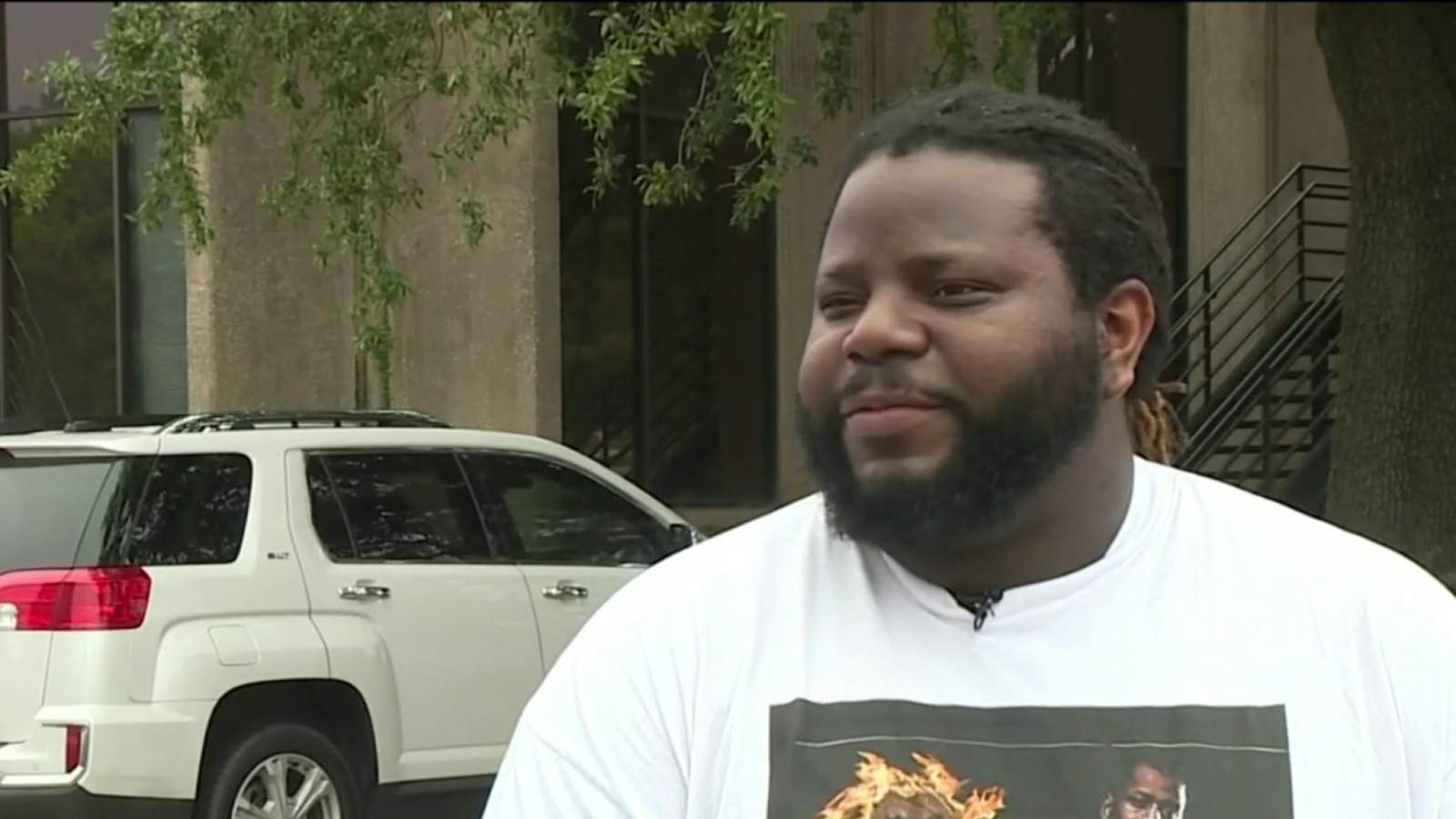 Man rescues 2-year-old walking along the Northwest Freeway