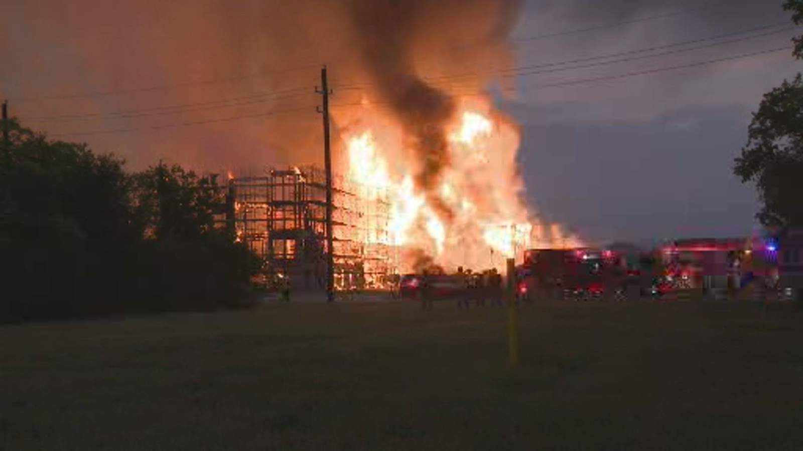 Firefighters respond to massive 3-alarm fire at apartment construction site in Katy area