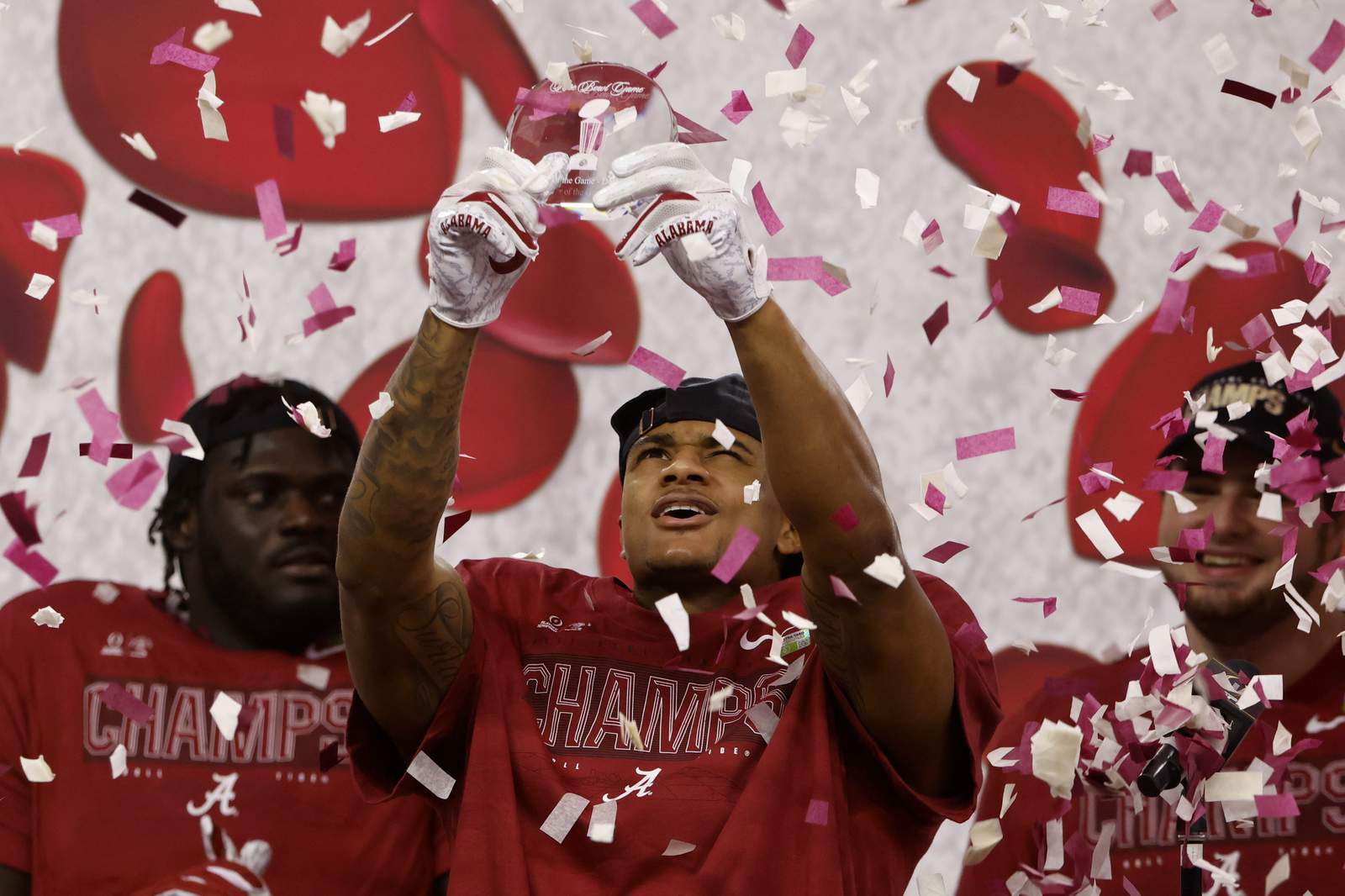 Alabama’s Smith becomes 1st WR to win Heisman in 29 years