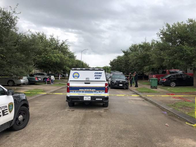 Husband, wife killed, son injured in suspected murder-suicide in southwest Houston, police say