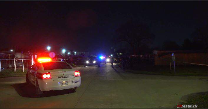 2 dead, 2 injured in South Houston shooting, police say