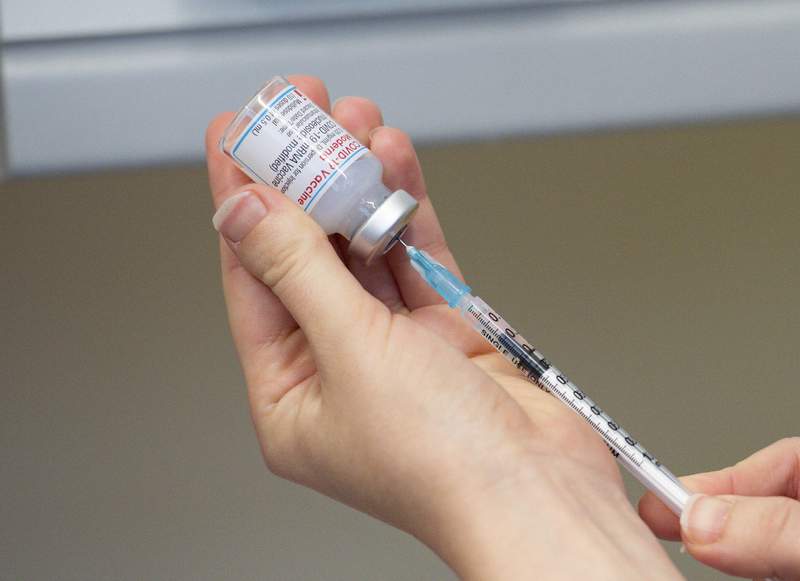 Big US banks to employees: Return to the office vaccinated
