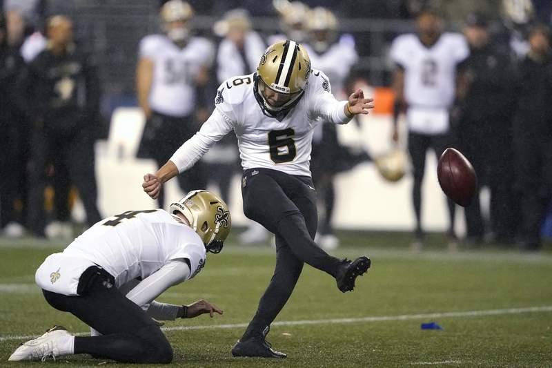 Saints capitalize on Seahawks' mistakes for 13-10 win