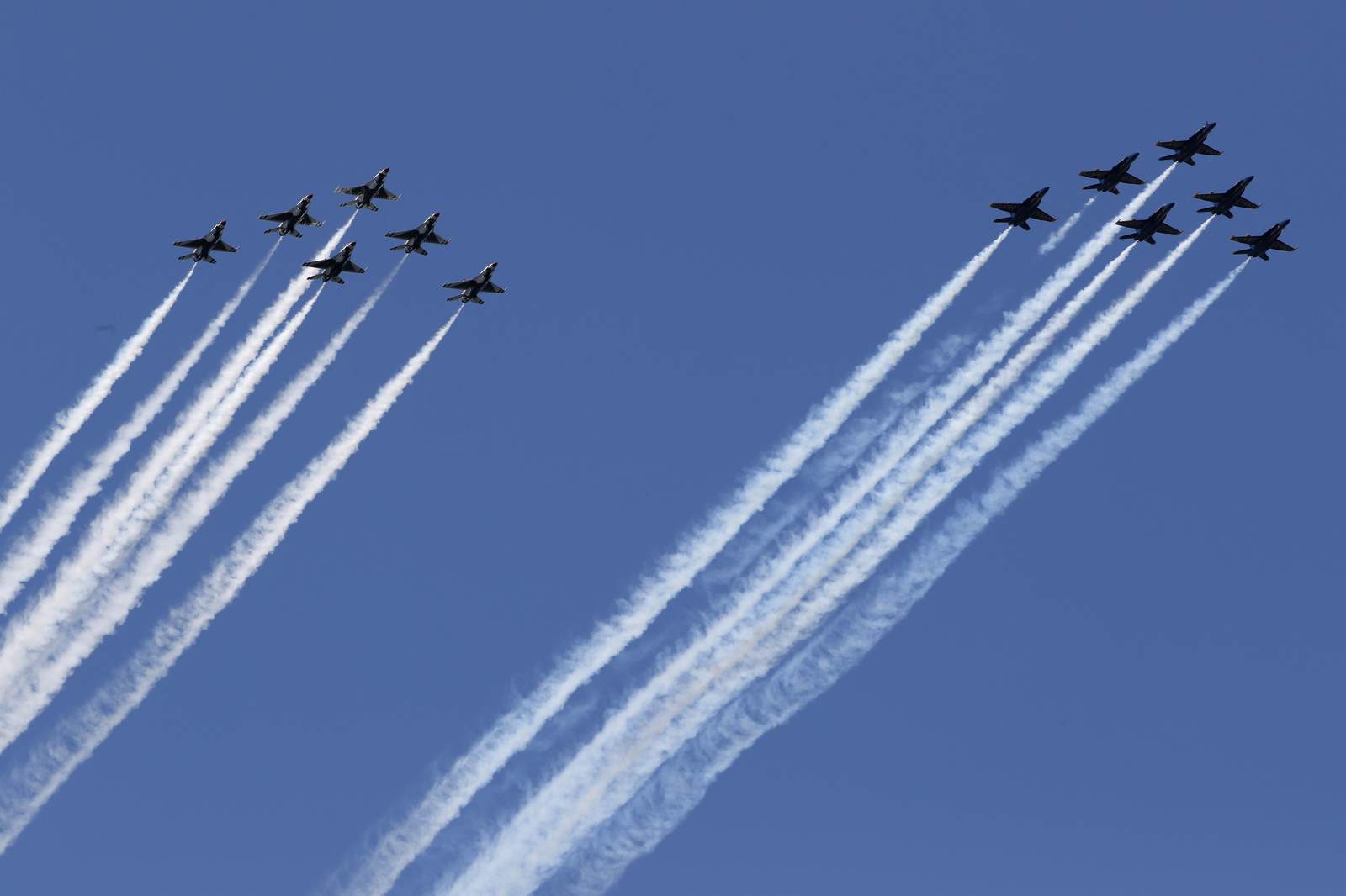 Here are some of the best places to watch the Blue Angels flyover in Houston