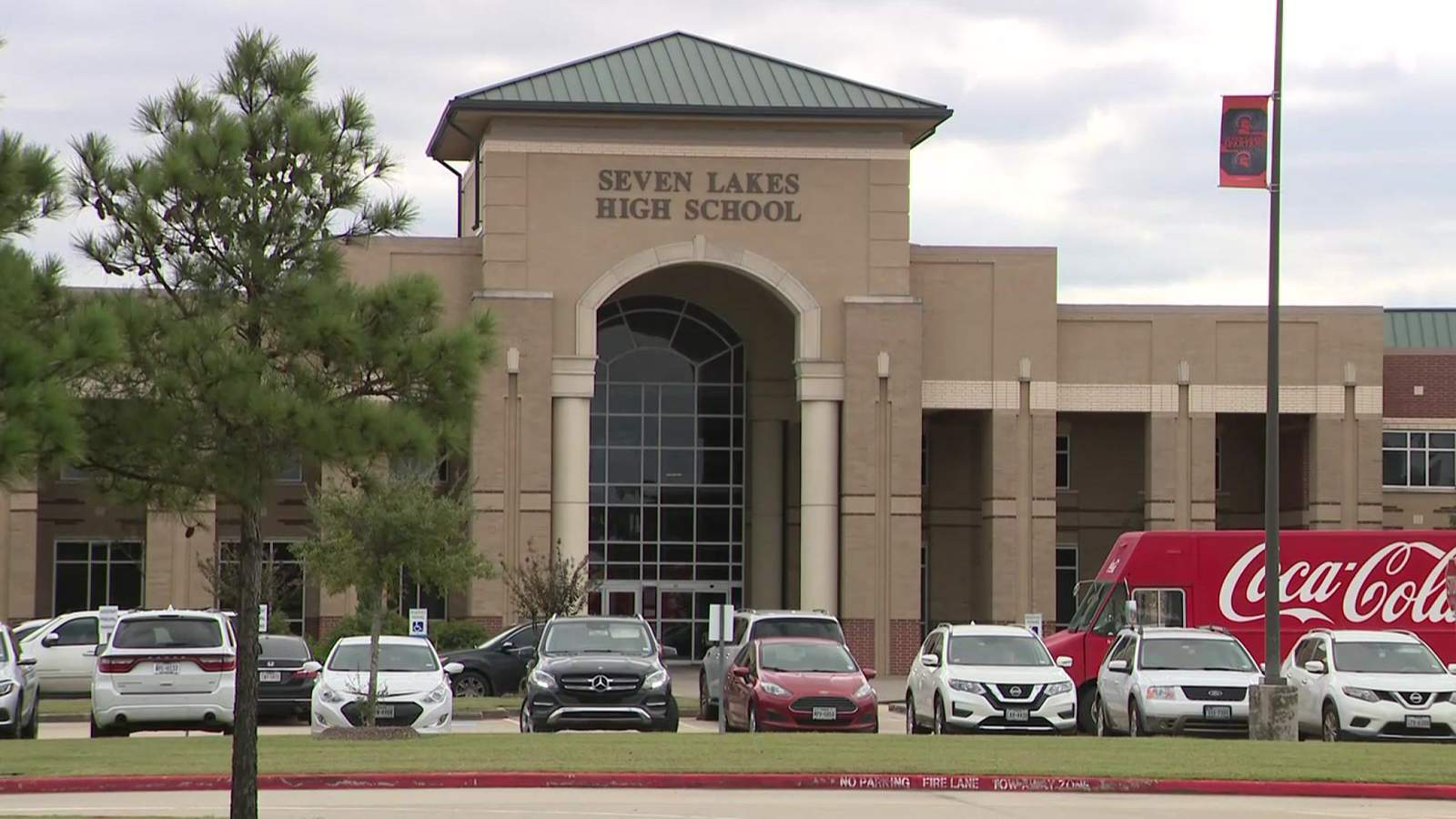 Seven Lakes High School to temporarily halt in-person classes after COVID-19 outbreak on campus