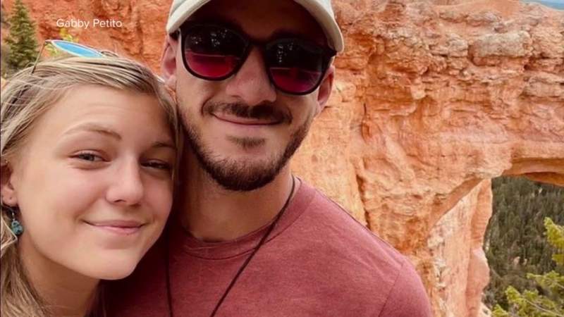Officers search Florida home of Gabby Petito’s boyfriend