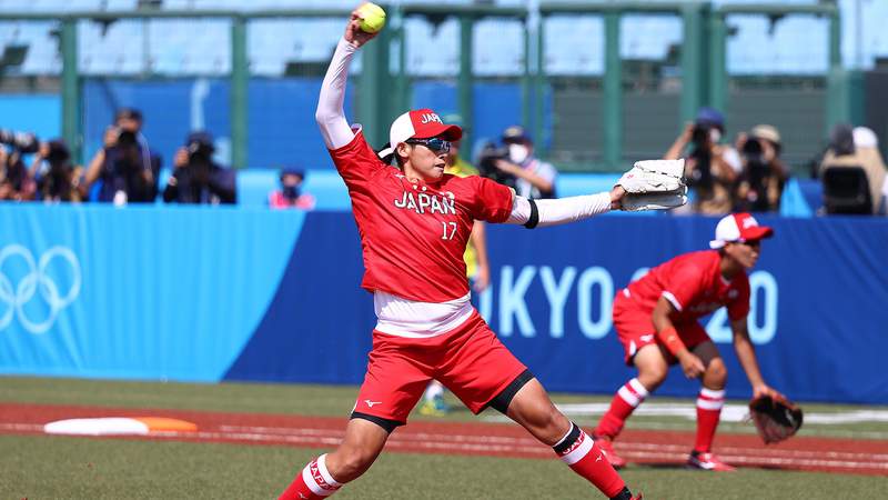 Japan defeats Australia on softball diamond in first event of Tokyo Olympics