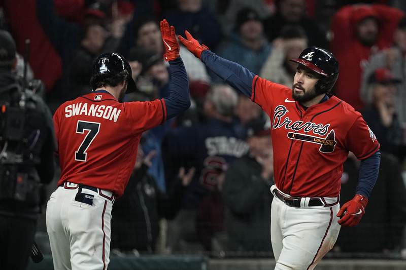 The Latest: d’Arnaud homer gives Braves 2-0 lead