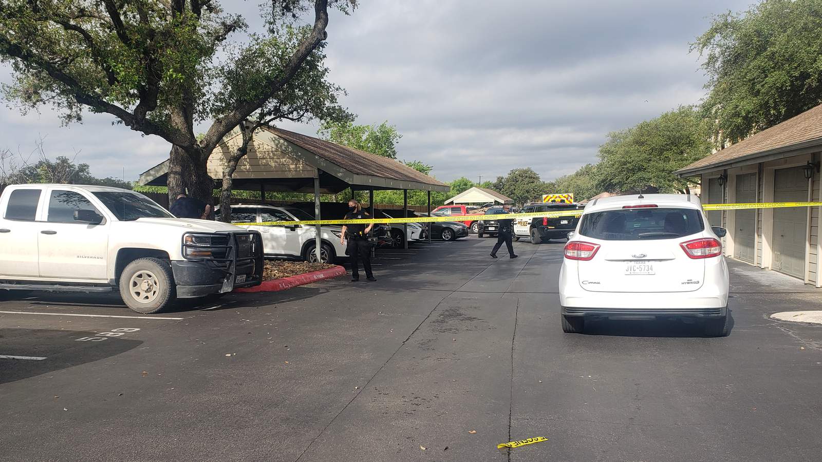 Police: Woman fatally shot children, ages 3 and 5, and mother at San Antonio apartment