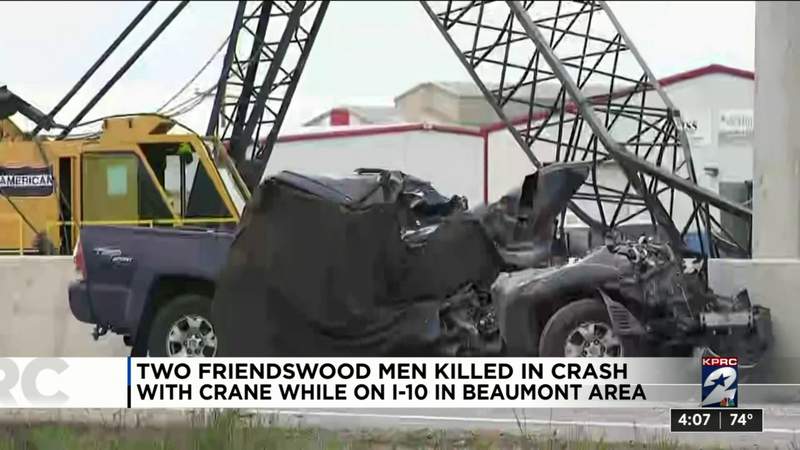 2 Friendswood men killed in crash with crane while driving on I-10 in Beaumont