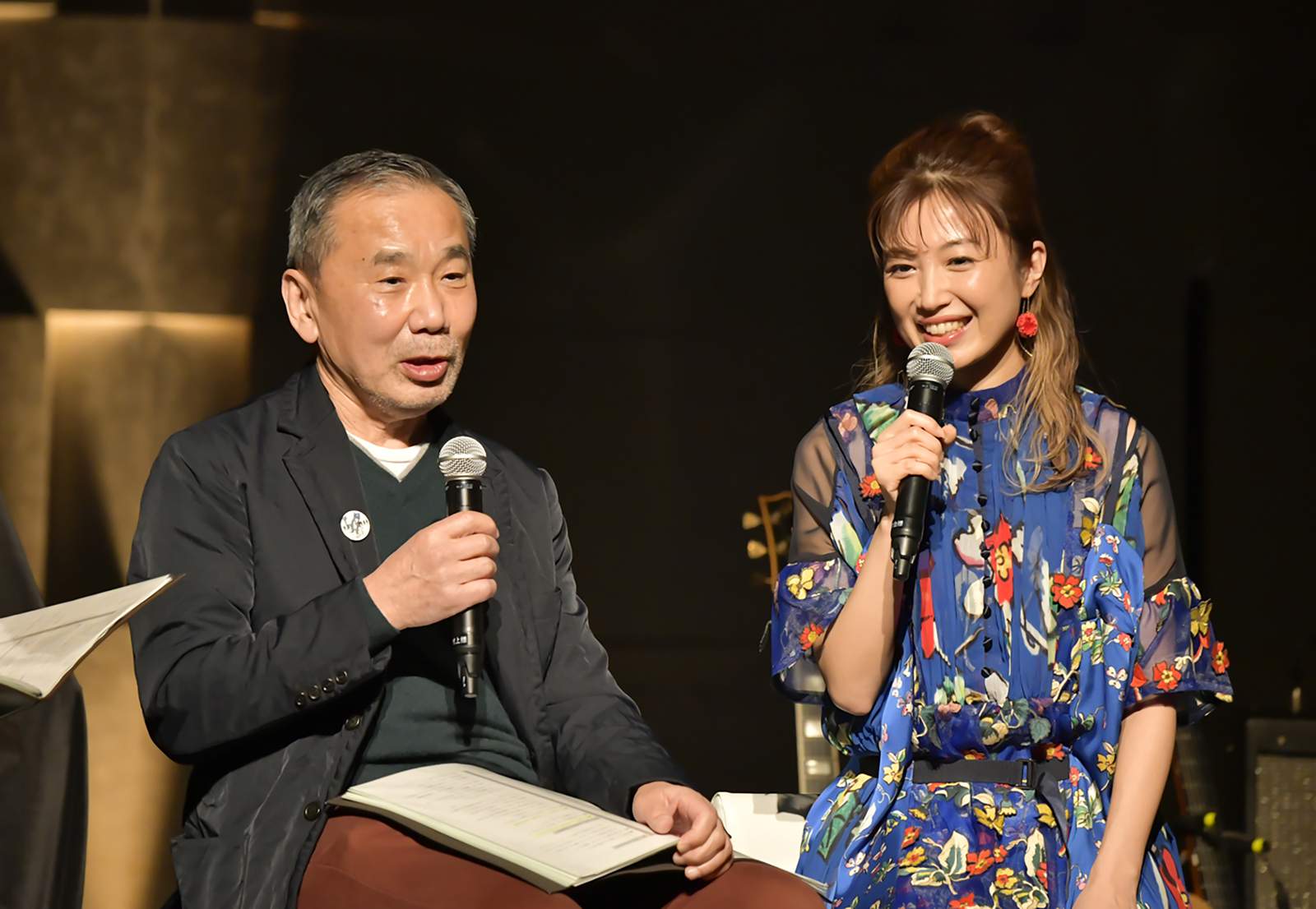 Author Murakami hosts live jam for relaxation amid pandemic