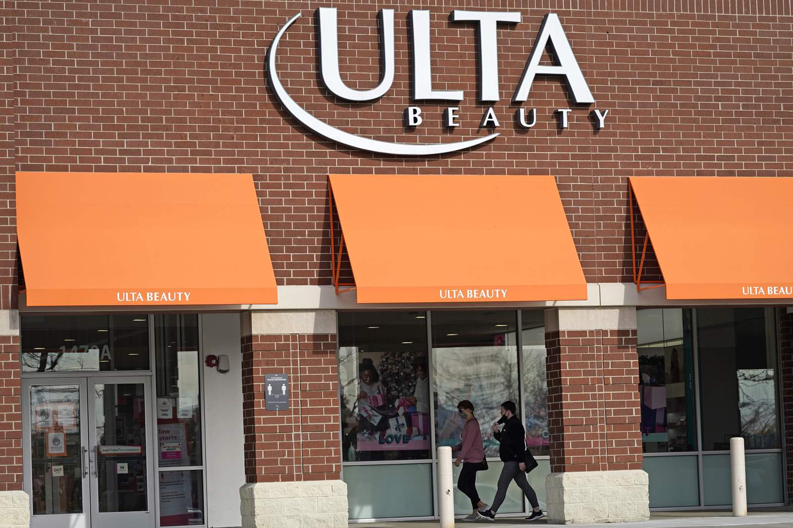 Ulta to open beauty shops at 100 Target stores in 2021