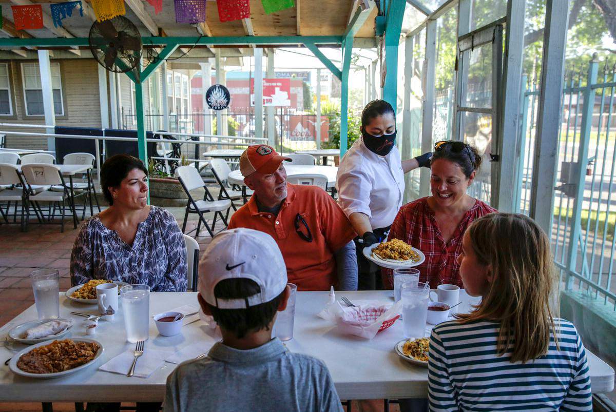 Austin can prohibit late on-site dining over holiday weekend, judge rules. But the state could appeal.