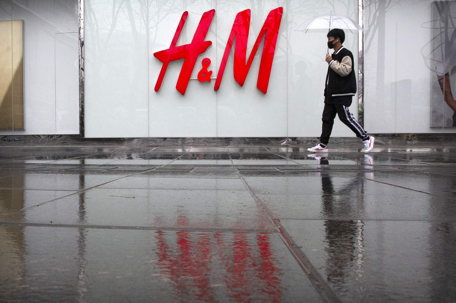 China says H&M changed online map after criticism