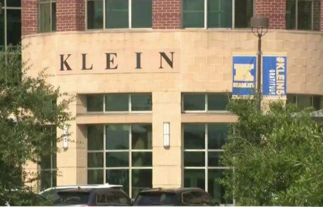 2 former graduates of Klein ISD return as educators