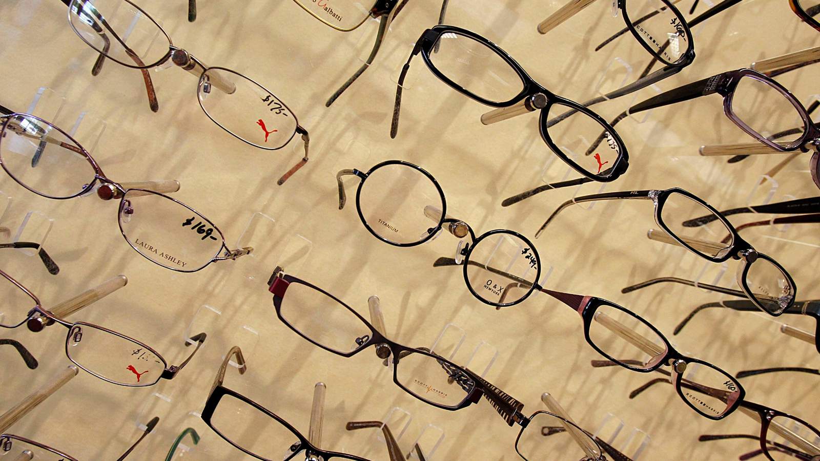 Here is how to find the lowest price for online eyeglasses for kids