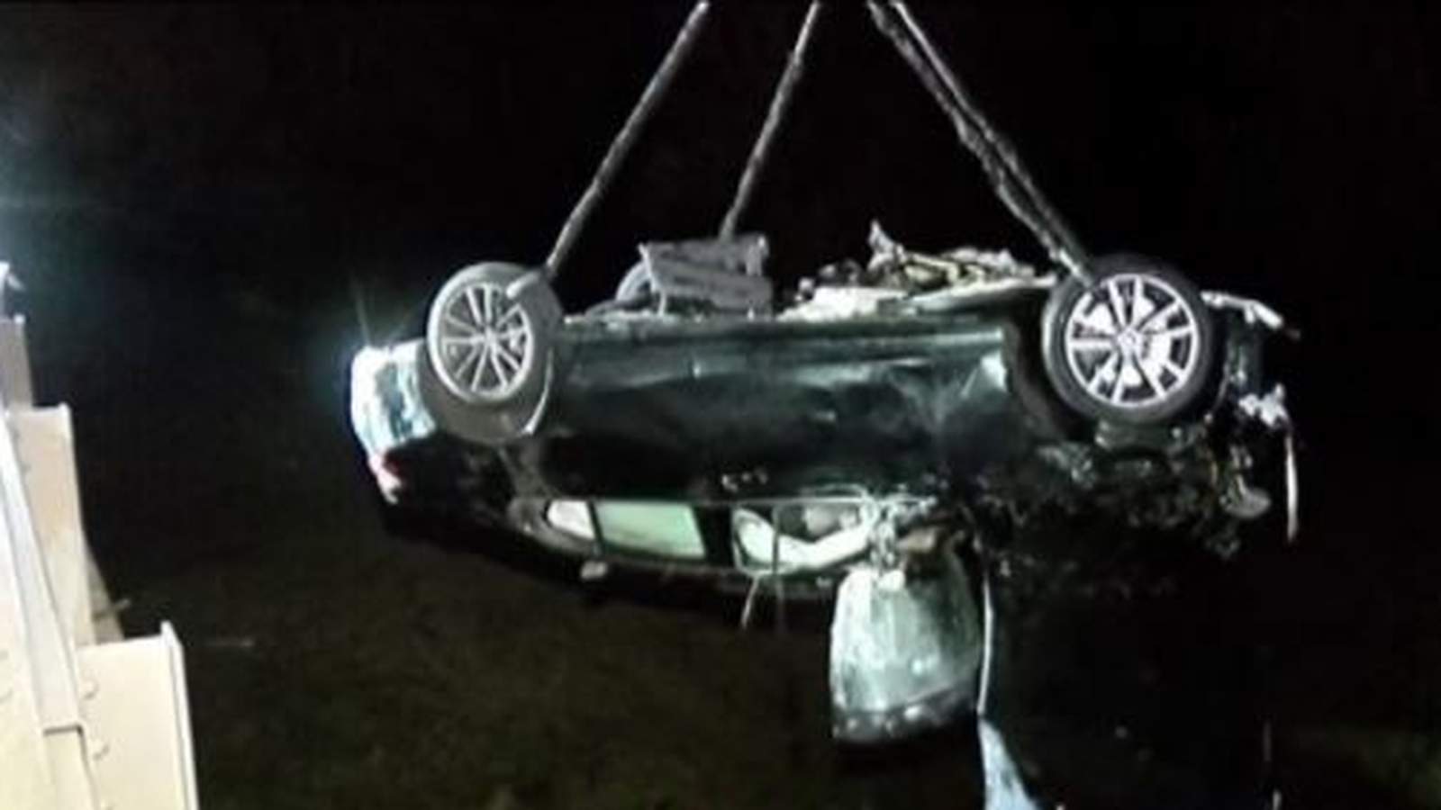 2 killed, 3 injured in crash where car flies off bridge in Liberty County: Deputies