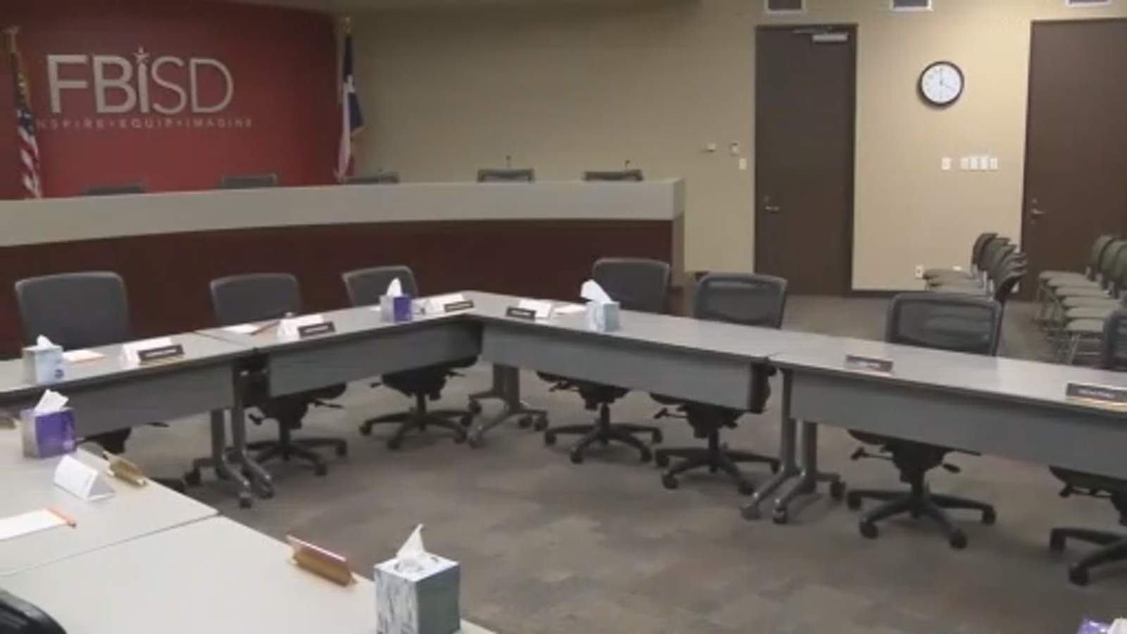 Fort Bend ISD Board of Trustees vote to delay in person learning
