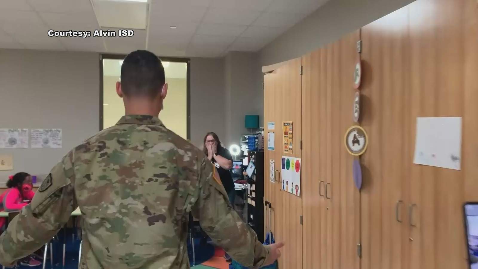 Heartwarming: Soldier surprises parents at Alvin ISD ahead of Thanksgiving