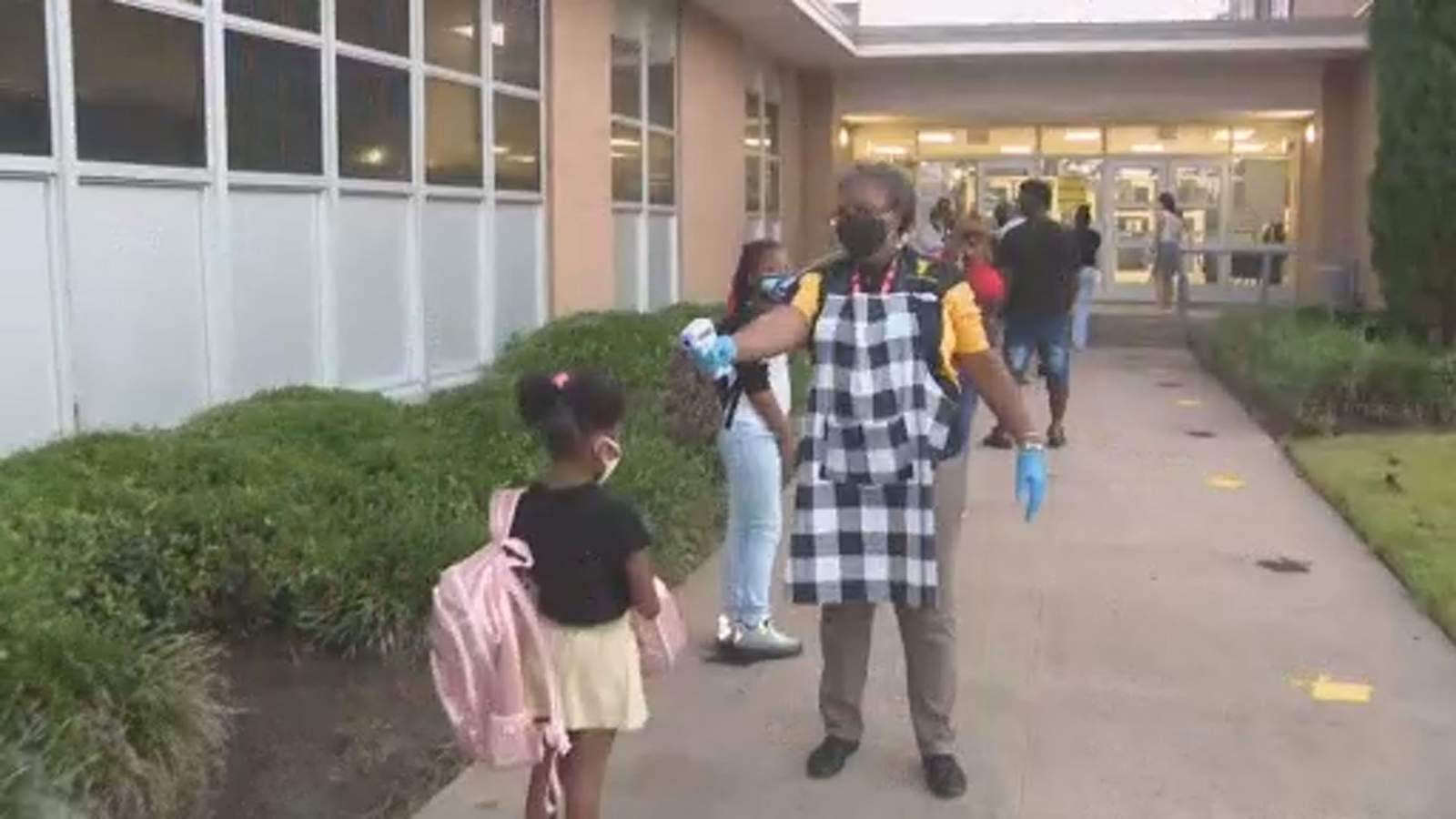 HISD students return to in-person learning since pandemic began