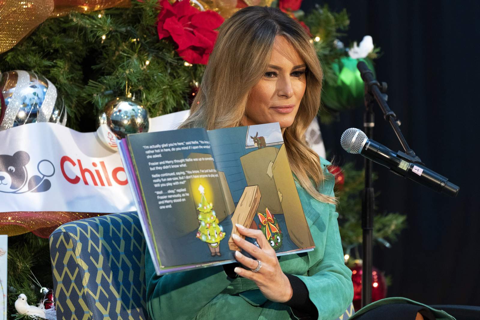 Pandemic doesn’t break first lady holiday hospital tradition