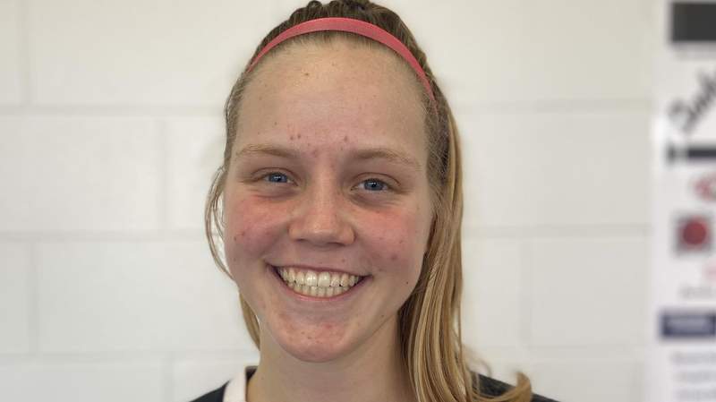 Pringle steps in, steps up for Austin volleyball