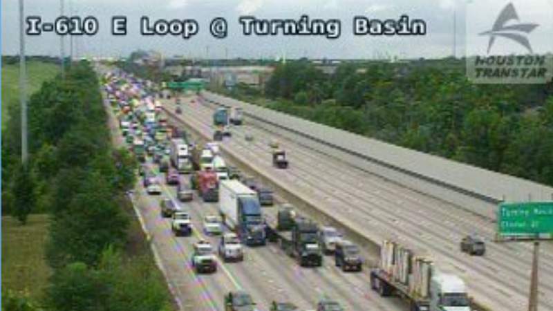 TRAFFIC ALERT: Expect delays on 610 East Loop as big rig wreck blocks multiple lanes
