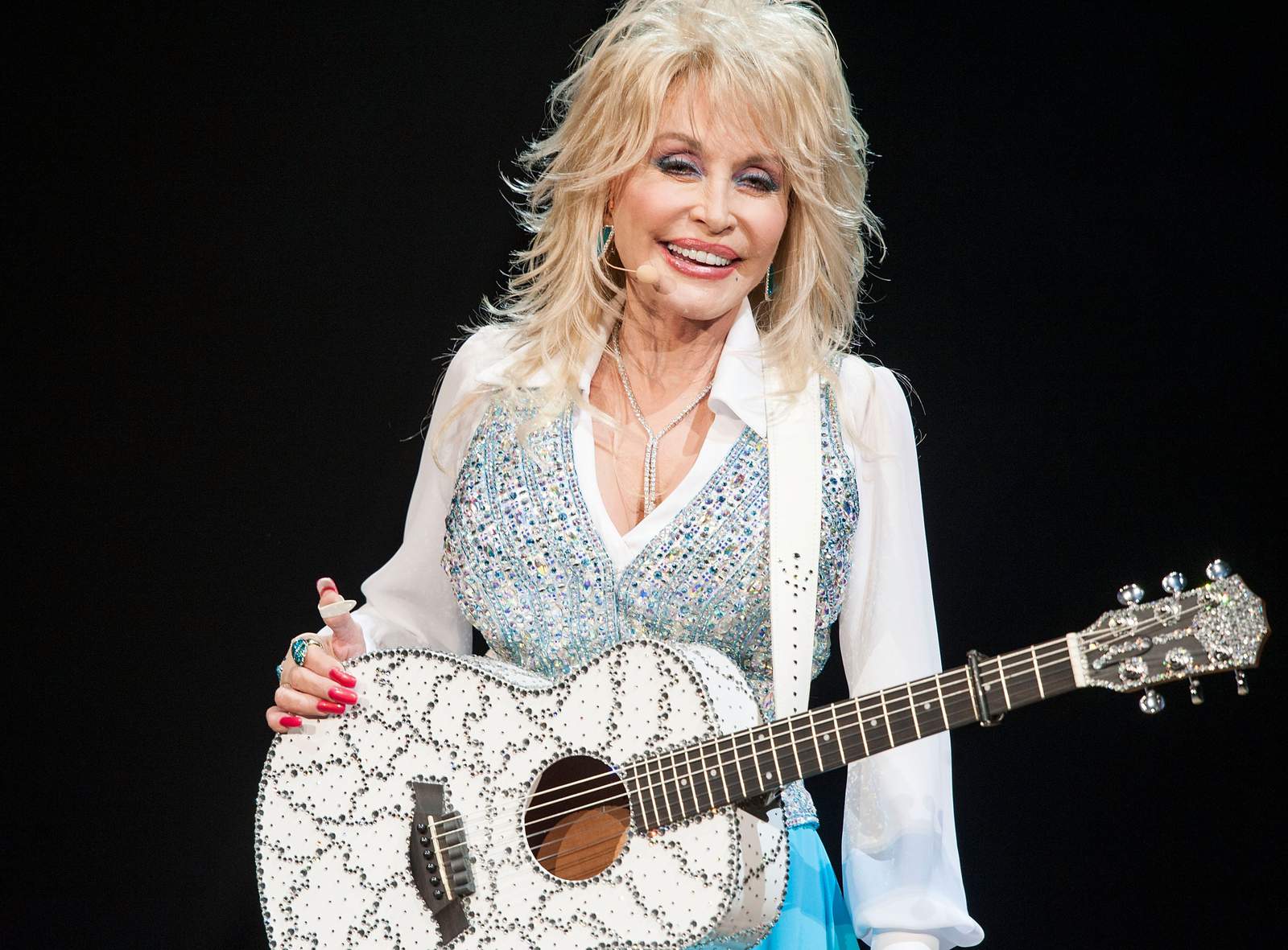 Tennessee lawmakers consider making ‘Amazing Grace’ by Dolly Parton official state song