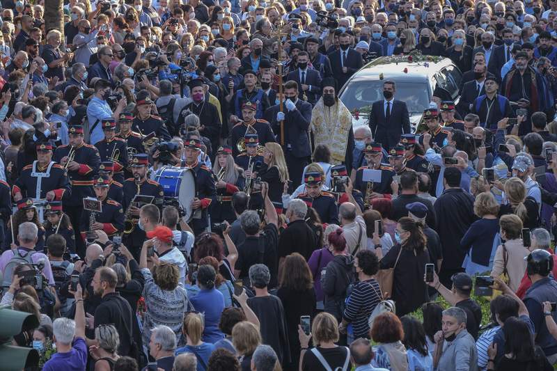 Thousands gather in Greece for composer Theodorakis' funeral
