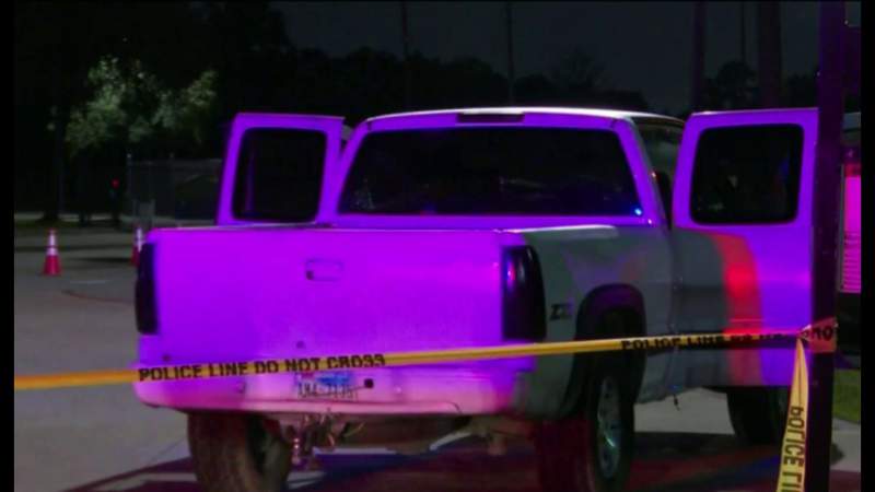 Man dead after gunmen follow, shoot at pickup truck in northeast Houston, police say