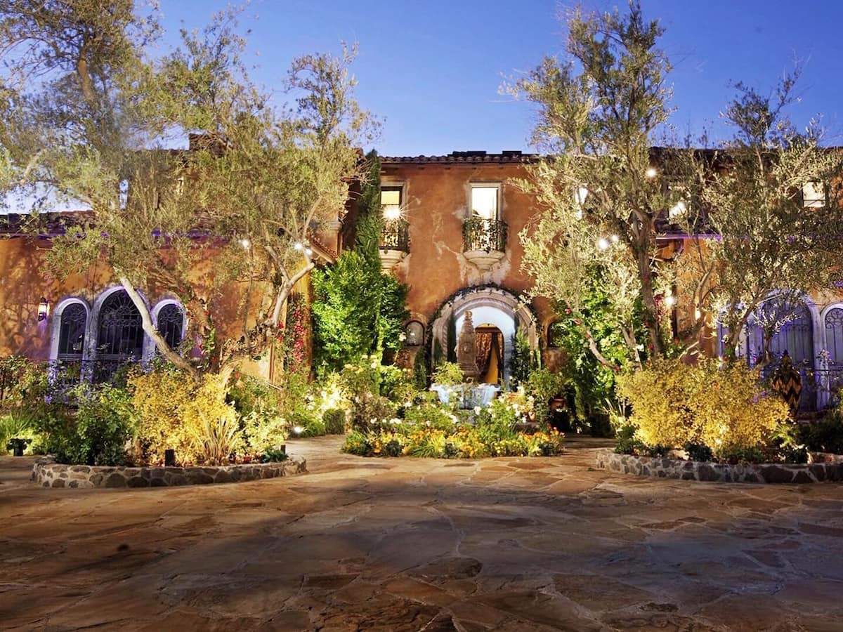 Pack your roses: ‘The Bachelor’ mansion available for rent on Airbnb