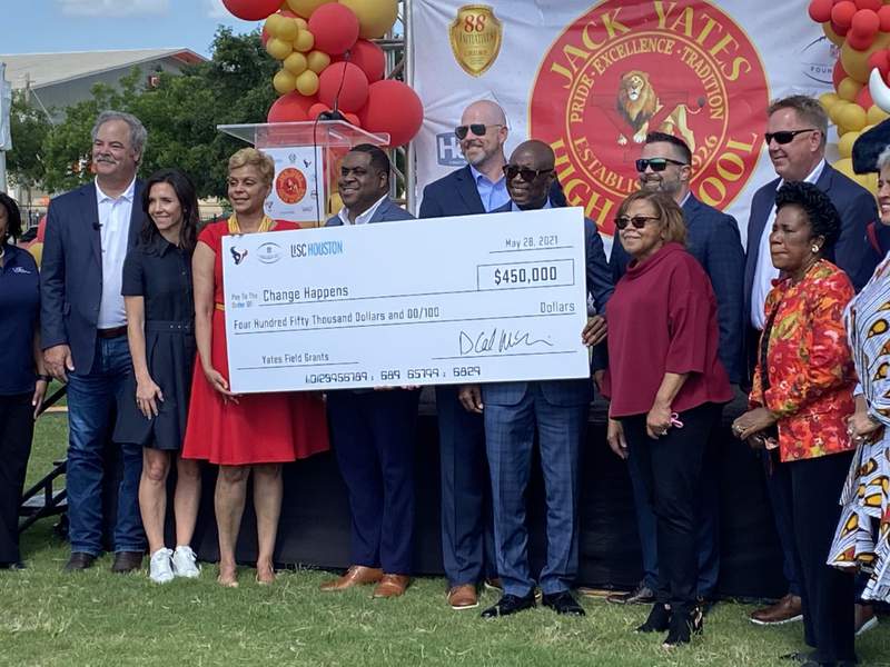 Houston Texans, NFL Foundation, and LISC award $450K to renovate athletic field at Jack Yates HS
